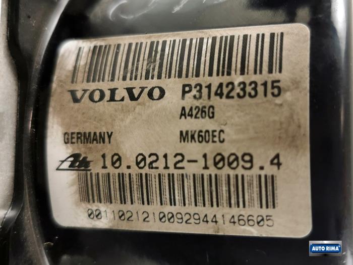 ABS Steuergerät van een Volvo V40 (MV) 2.0 D4 16V 2016