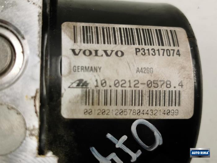 Bomba ABS de un Volvo V40 (MV) 1.6 D2 2014