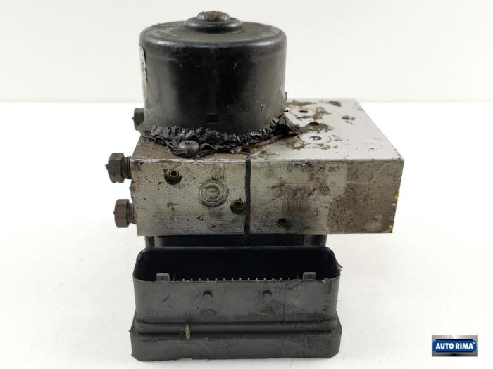 Begagnade ABS-pump Volvo V70 (SW) 2.4 D5 20V Pris € 74,95 Marginaltabell erbjuds av Auto Rima 