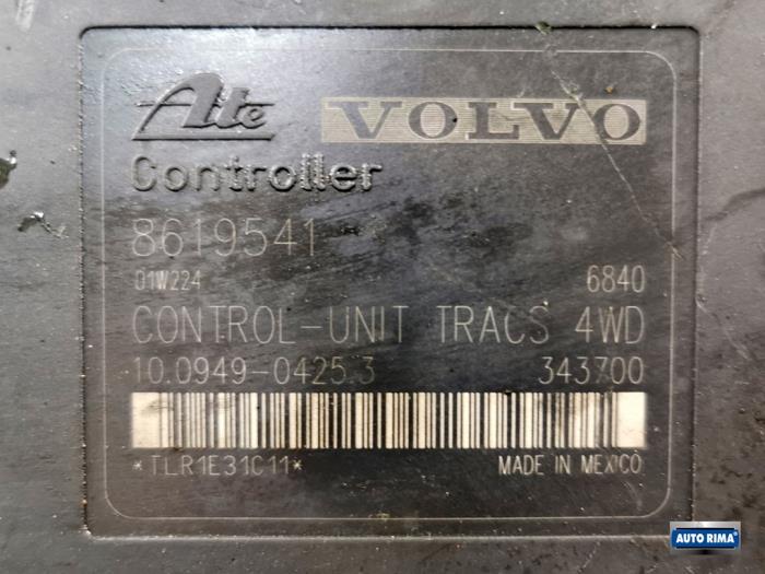 ABS Pumpe van een Volvo V70 (SW) 2.4 20V 140 2001