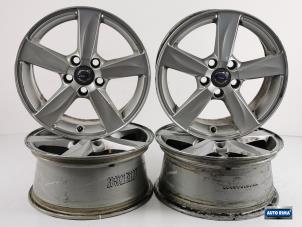 Used Set of sports wheels Volvo V40 (MV) 2.0 16V Price € 149,95 Margin scheme offered by Auto Rima Druten