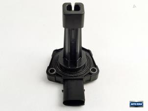 Ölstandsensor van een Volvo XC70 (BZ) 2.4 D5 20V 215 AWD Autom. 2013