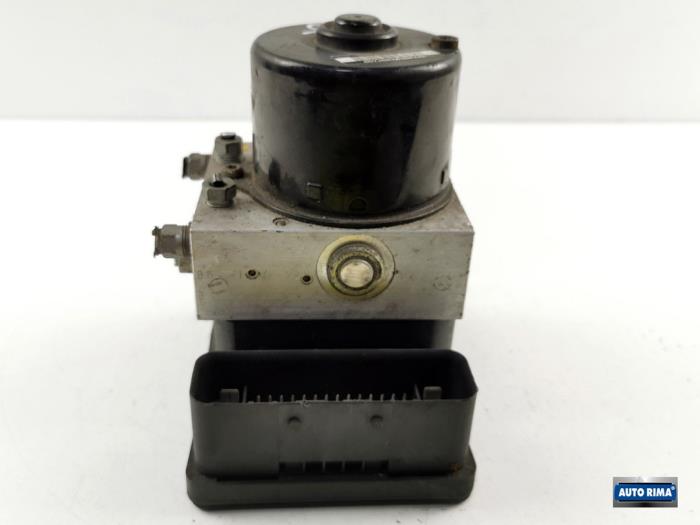 Begagnade ABS-pump Volvo V50 (MW) 2.0 D 16V Pris € 49,95 Marginaltabell erbjuds av Auto Rima 