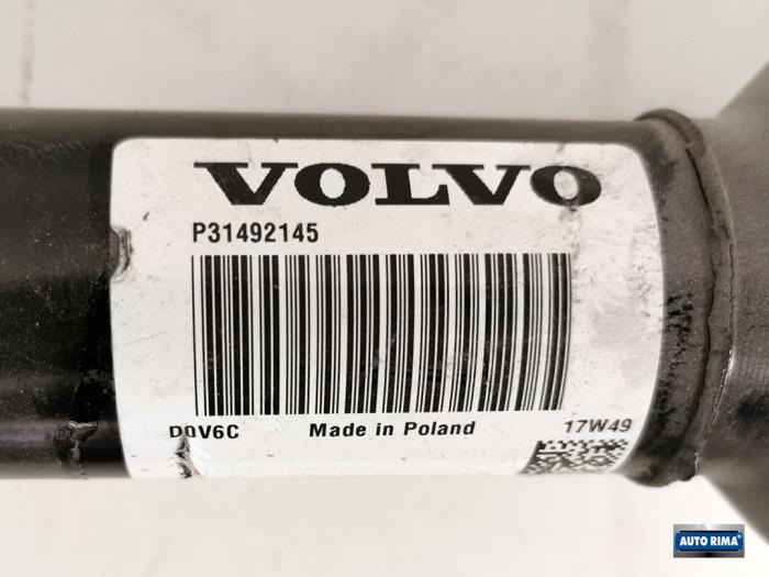 Eje intermedio de un Volvo XC60 II (UZ) 2.0 D4 16V AWD 2017