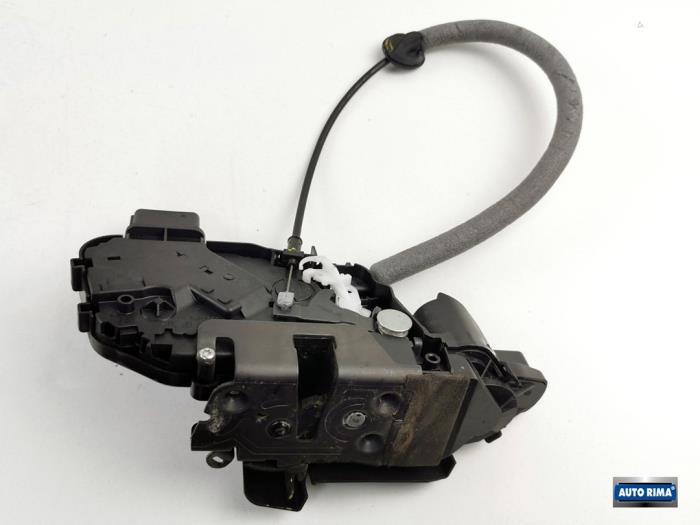 Volvo XC60 Front door lock mechanisms 4door, right stock
