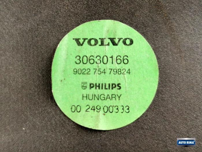 Bashögtalare från en Volvo V40 (VW) 2.0 16V T4 2003