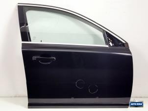 Używane Drzwi prawe przednie wersja 4-drzwiowa Volvo V70 (BW) 1.6 DRIVe,D2 Cena € 224,95 Procedura marży oferowane przez Auto Rima Druten