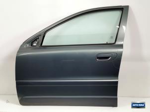 Usagé Porte avant gauche Volvo XC70 (SZ) XC70 2.4 T 20V Prix € 124,95 Règlement à la marge proposé par Auto Rima Druten