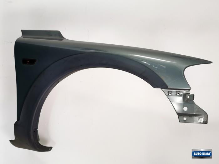 Front wing, right from a Volvo XC70 (SZ) XC70 2.4 T 20V 2002