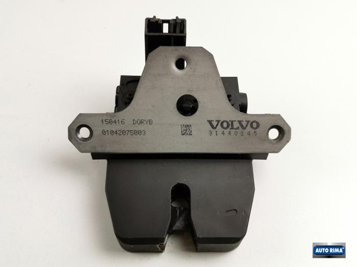 Tailgate lock mechanism from a Volvo V40 (MV) 1.6 D2 2015
