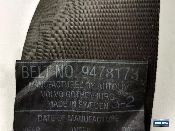 Rear seatbelt, right from a Volvo V70 (SW) 2.4 20V 140 2000