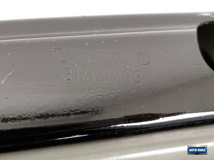 Rear bumper frame from a Volvo V60 II (ZW) 2.0 D3 16V 2020