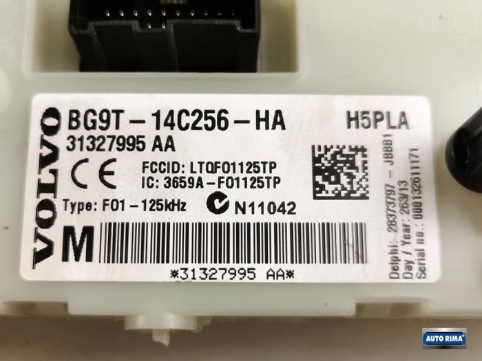 Fuse box Volvo V60 I 2.4 D6 20V Plug-in Hybrid AWD - 31327995AA VOLVO