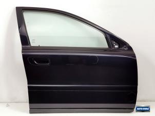 Gebrauchte Tür 4-türig rechts vorne Volvo V70 (SW) 2.4 D5 20V Preis € 124,95 Margenregelung angeboten von Auto Rima Druten