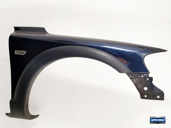 Front wing, right from a Volvo XC70 (SZ) XC70 2.5 T 20V 2003