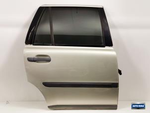 Używane Drzwi prawe tylne wersja 4-drzwiowa Volvo XC90 I 2.4 D5 20V Cena € 224,95 Procedura marży oferowane przez Auto Rima Druten