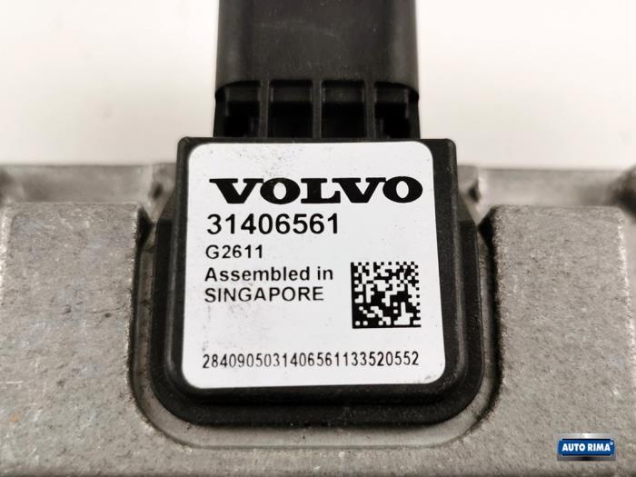 Sensor ACC (distancia) de un Volvo V40 Cross Country (MZ) 2.5 T5 20V AWD 2015