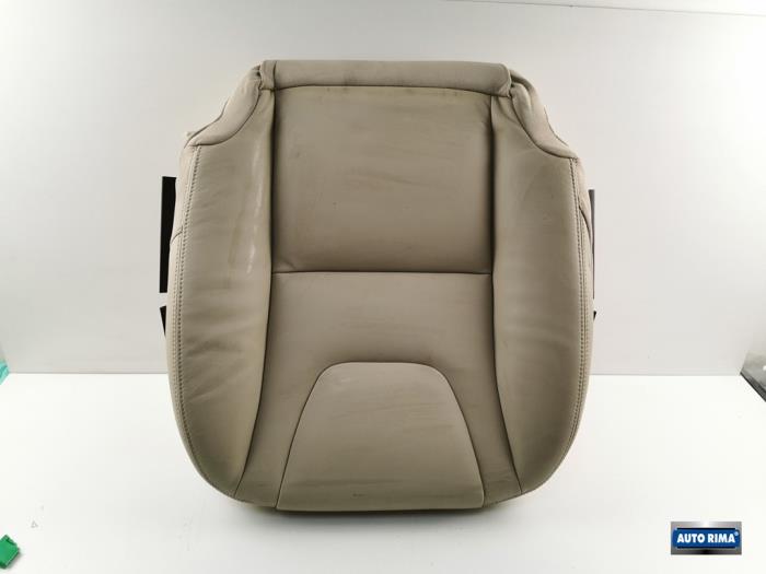 Seat cushion, left from a Volvo V60 I (FW/GW) 2.0 D3 20V 2014
