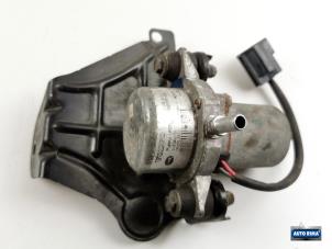 Usagé Pompe à vide (essence) Volvo XC90 I 2.5 T 20V Prix € 49,95 Règlement à la marge proposé par Auto Rima Druten