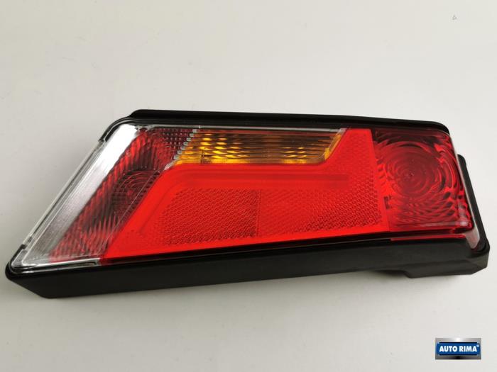 Używane Lampa Volvo S60 II (FS) 2.0 D5 16V Cena € 49,95 Procedura marży oferowane przez Auto Rima 