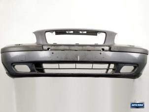 Used Front bumper Volvo V70 (SW) 2.4 D5 20V Price € 74,95 Margin scheme offered by Auto Rima Druten