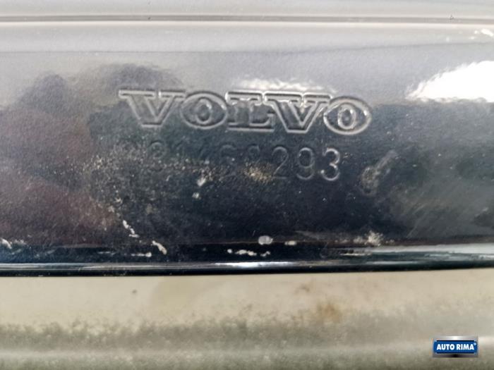 Cadre pare-chocs arrière d'un Volvo V60 II (ZW)  2020