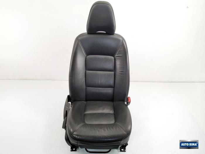 Używane Fotel prawy Volvo V70 (BW) 2.4 D 20V Cena € 149,95 Procedura marży oferowane przez Auto Rima 