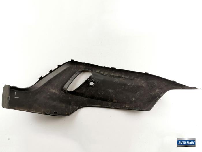 Front bumper, left-side component from a Volvo V40 Cross Country (MZ) 1.6 D2 2015