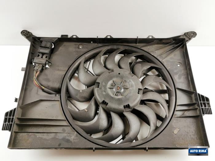 Cooling fans from a Volvo XC70 (SZ) XC70 2.5 T 20V 2005