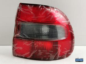 Usados Luz trasera derecha Volvo V40 (VW) 2.0 16V Precio € 24,95 Norma de margen ofrecido por Auto Rima Druten