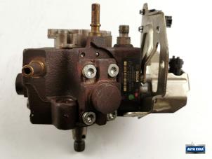 Used Mechanical fuel pump Volvo V50 (MW) 1.6 D 16V Price € 74,95 Margin scheme offered by Auto Rima Druten