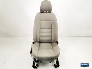 Used Seat, right Volvo V50 (MW) 2.0 16V Price € 124,95 Margin scheme offered by Auto Rima Druten