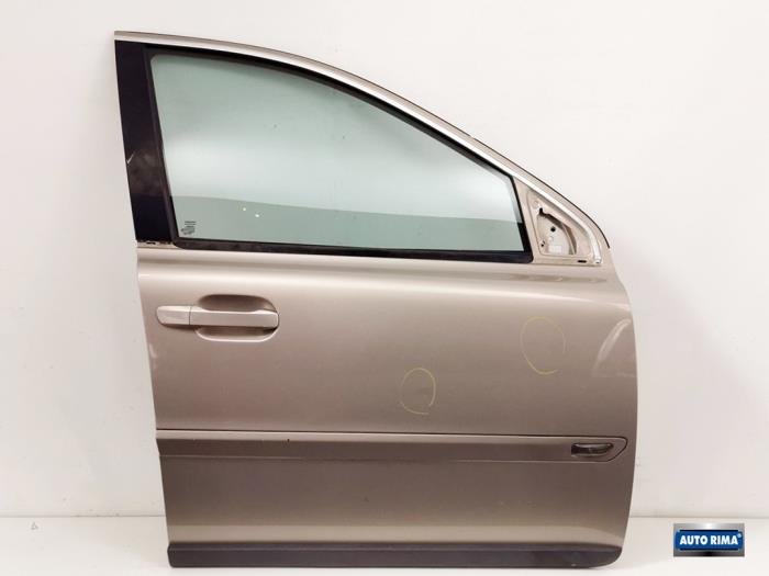 Drzwi prawe przednie wersja 4-drzwiowa z Volvo XC90 I 2.9 T6 24V 2004