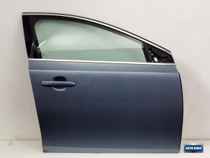 Używane Drzwi prawe przednie wersja 4-drzwiowa Volvo V40 (MV) 1.5 T3 16V Geartronic Cena € 224,95 Procedura marży oferowane przez Auto Rima Druten