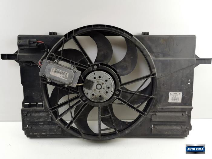 Cooling fans from a Volvo V50 (MW) 2.4i 20V AWD 2007