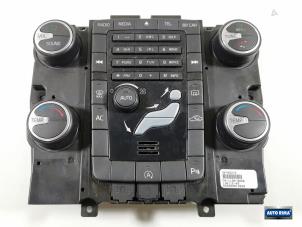 Usagé Panneau de commandes chauffage Volvo XC60 I (DZ) 2.4 D3 20V AWD Prix € 39,95 Règlement à la marge proposé par Auto Rima Druten
