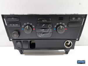 Używane Panel sterowania nagrzewnicy Volvo V70 (SW) 2.4 20V 140 Cena € 39,95 Procedura marży oferowane przez Auto Rima Druten