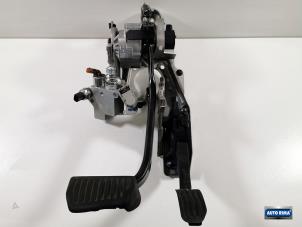 Used Brake pedal Volvo V60 I (FW/GW) 2.4 D6 20V Plug-in Hybrid AWD Price € 349,95 Margin scheme offered by Auto Rima Druten