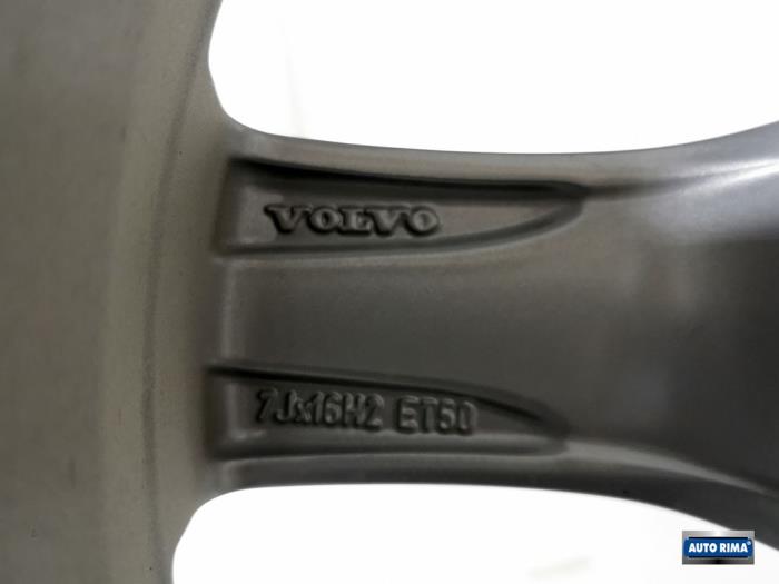 Juego de llantas deportivas + neumáticos de un Volvo V70 (BW) 2.0 D4 16V 2015