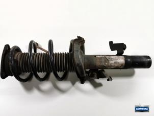 Used Front shock absorber rod, right Volvo V40 (MV) 2.0 D3 16V Price € 49,95 Margin scheme offered by Auto Rima Druten