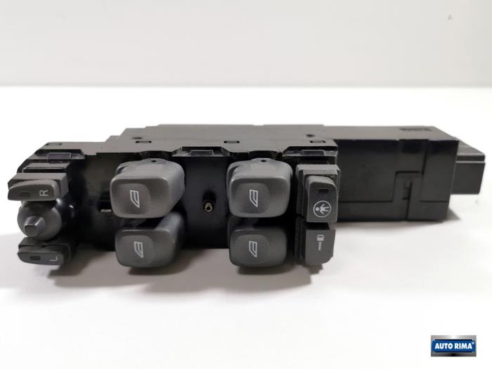 Usados Interruptor de ventanilla eléctrica Volvo S80 (TR/TS) 2.4 20V 140 Precio € 39,95 Norma de margen ofrecido por Auto Rima Druten