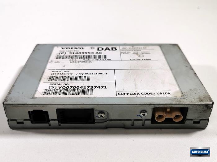Używane Modul DAB Volvo V40 (MV) 2.0 D 16V Cena € 49,95 Procedura marży oferowane przez Auto Rima 