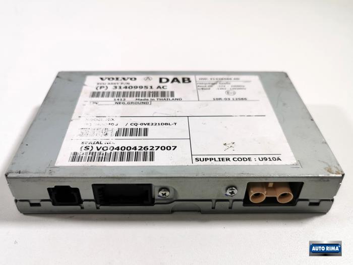 Używane Modul DAB Volvo V40 (MV) 2.0 D 16V Cena € 49,95 Procedura marży oferowane przez Auto Rima 