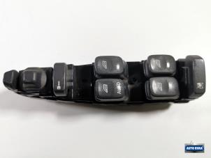 Używane Przelacznik elektrycznej szyby Volvo S40 (VS) 2.0 16V T Cena € 19,95 Procedura marży oferowane przez Auto Rima Druten