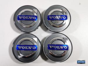 Usados Embellecedor de buje Volvo V40 (MV) 1.6 D2 Precio € 19,95 Norma de margen ofrecido por Auto Rima Druten
