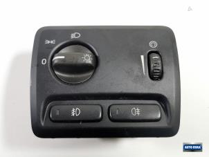 Usados Interruptor de luz Volvo V70 (SW) 2.4 20V 140 Precio € 24,95 Norma de margen ofrecido por Auto Rima Druten