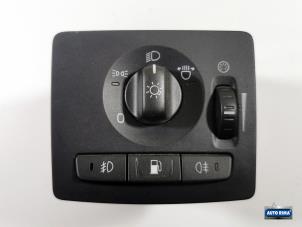 Usados Interruptor de luz Volvo C70 (MC) 2.4 D5 20V Precio € 24,95 Norma de margen ofrecido por Auto Rima Druten