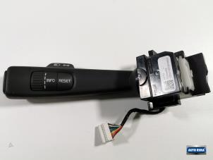 Usados Interruptor de indicador de dirección Volvo V60 I (FW/GW) 2.0 T5 16V Precio € 24,95 Norma de margen ofrecido por Auto Rima Druten