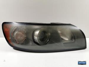 Used Headlight, right Volvo V50 (MW) 1.8 16V Price € 49,95 Margin scheme offered by Auto Rima Druten