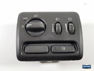 Usados Interruptor de luz Volvo XC70 (SZ) XC70 2.4 T 20V Precio € 34,95 Norma de margen ofrecido por Auto Rima Druten